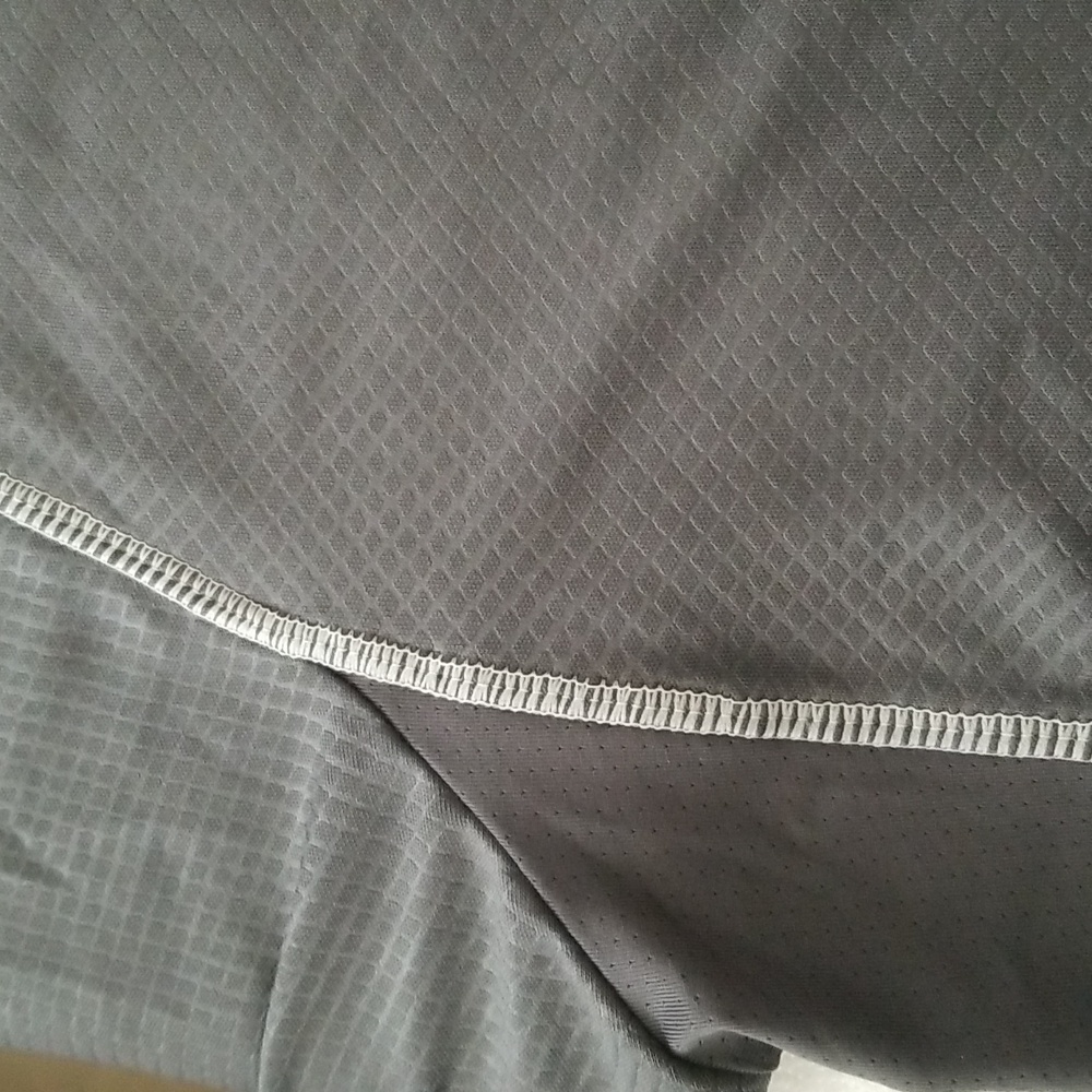 New Reebok Performance T-Shirt - Picture 10 of 11